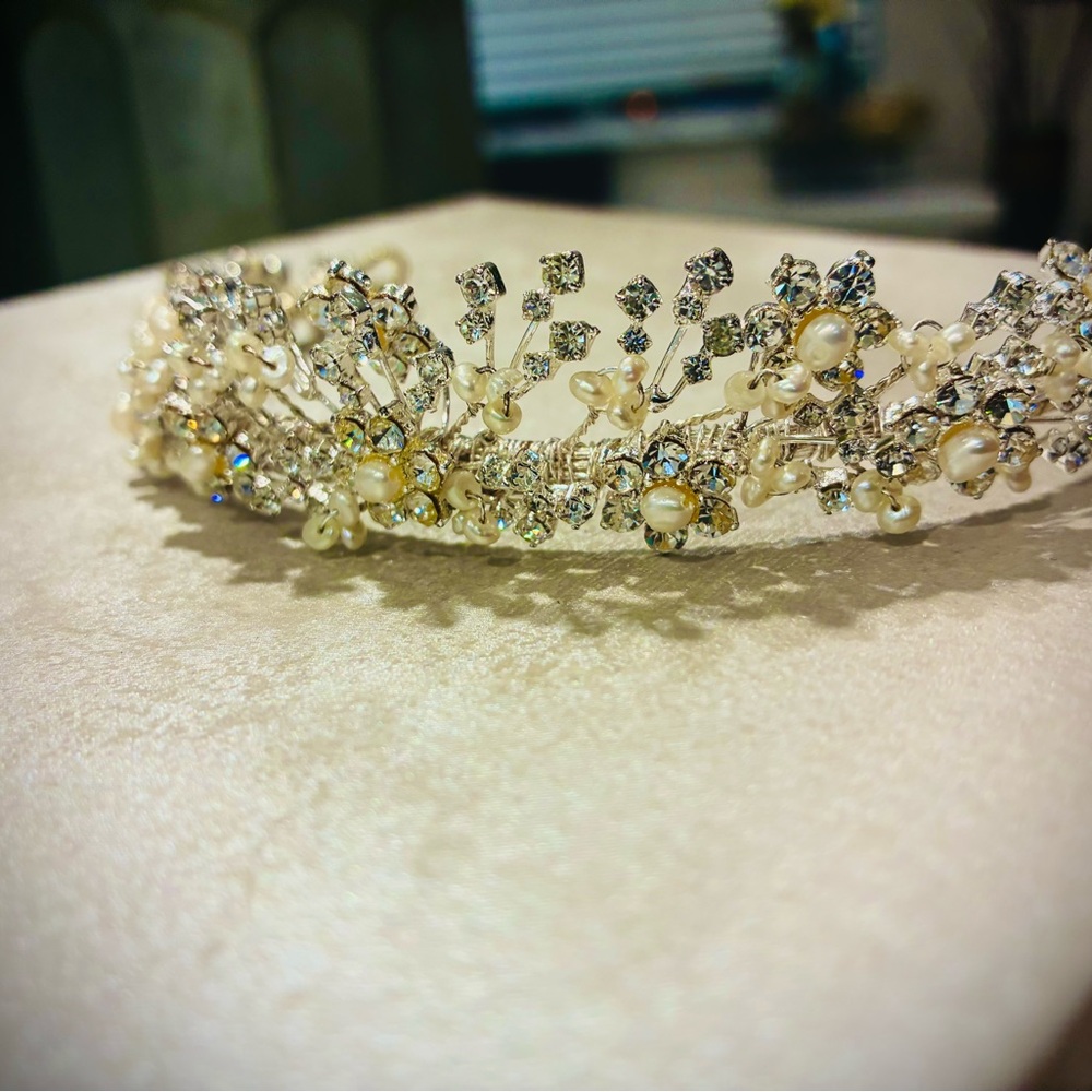 Bridal Tiara- perfect wedding headpiece! 💍💒